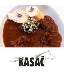 Žrebičkov golaž s sirovimi štruklji za 2 osebi, Gostilna Kasač, Veržej (Vrednostni bon, izvajalec storitev: JURIČ IN BABIČ D.N.O.)