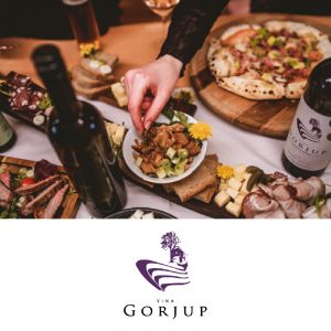 {[sl]:Degustacija vin in domačih dobrot za 2 osebi, Vino Gorjup, Belski vrh (Vrednostni bon, izvajalec storitev: NEJC GORJUP - Nosilec dopol. dej. na kmet